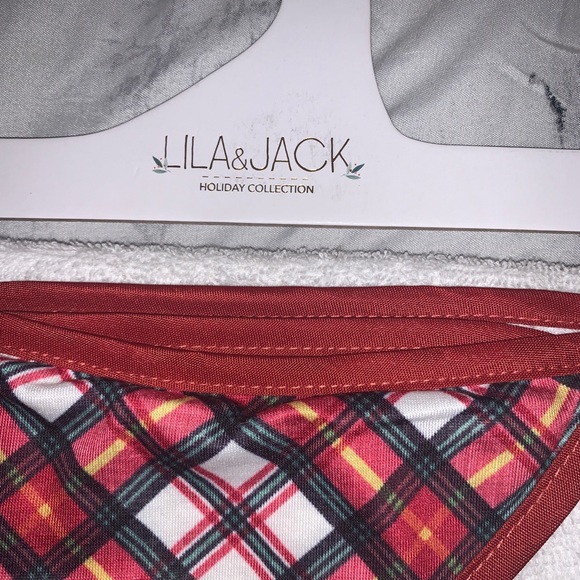 Lila and jack baby hooded towel and booties - Picture 3 of 4